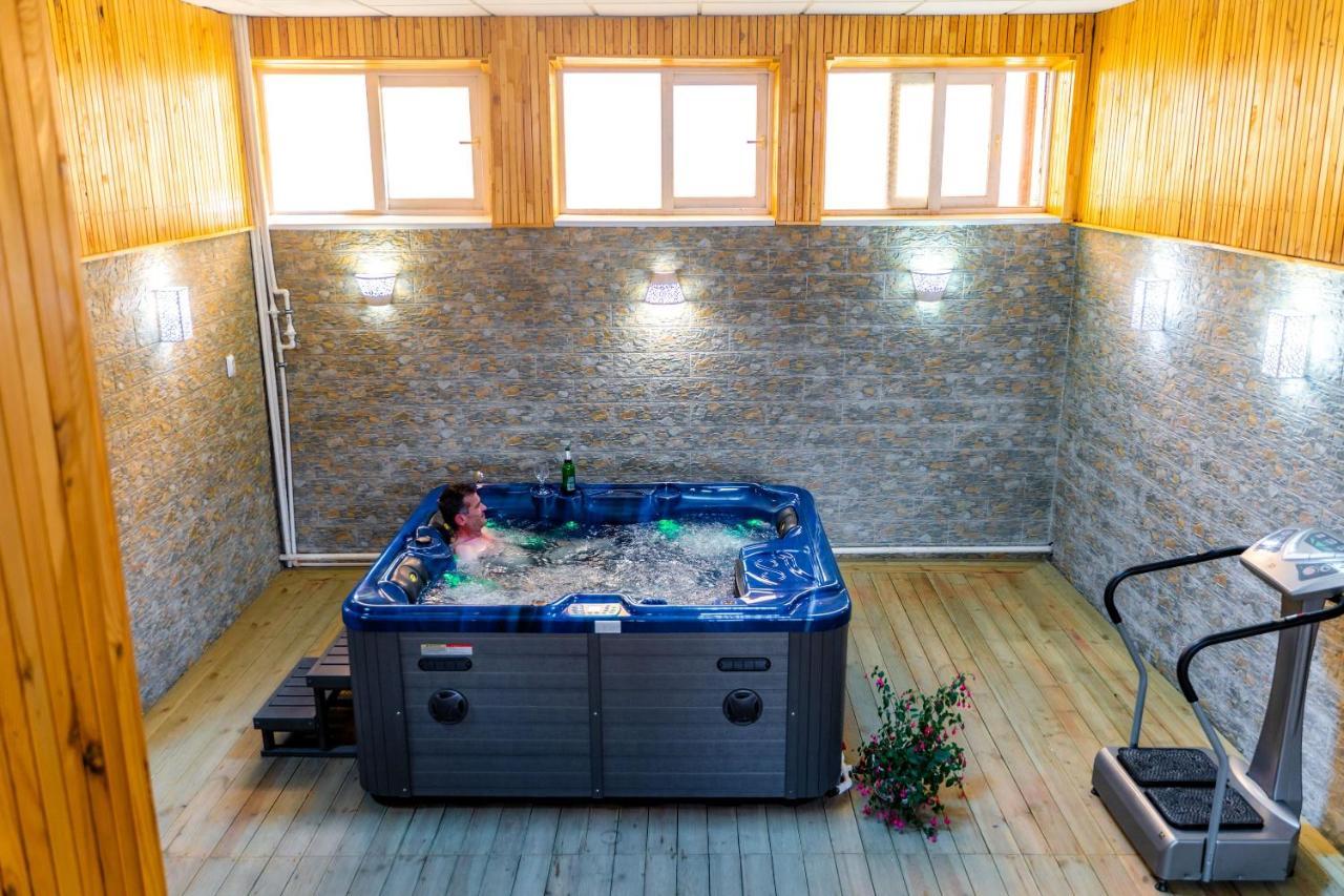 Hotel Turist Pucioasa 외부 사진