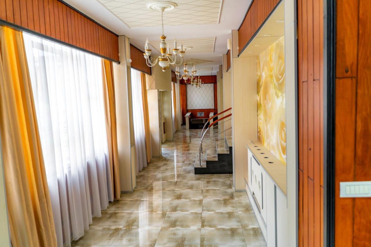 Hotel Turist Pucioasa 외부 사진